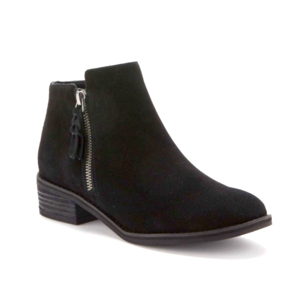 Blondo Waterproof Suede Black Booties Size 8